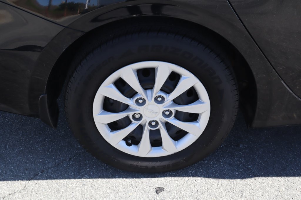 Used 2024 Kia Forte LX FWD image 14
