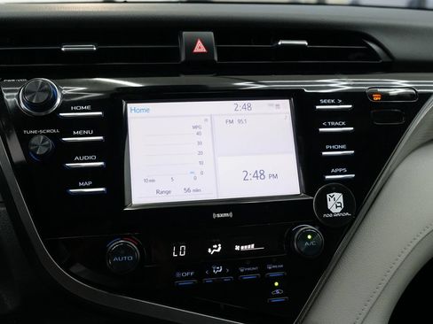 Used 2020 Toyota Camry SE FWD image 23