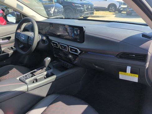 New 2026 Nissan Sentra SR w/ SR Premium Package FWD image 40