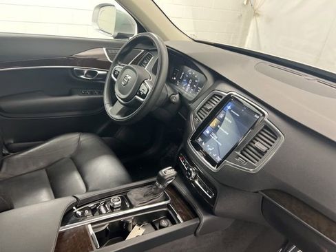Used 2018 Volvo XC90 T5 Momentum w/ Convenience Package image 23
