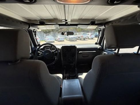 Used 2008 Jeep Wrangler Unlimited Rubicon w/ Dual Top Group AWD/4WD image 19