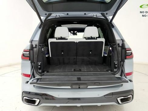 Used 2024 BMW X7 xDrive40i w/ M Sport Package AWD/4WD image 29