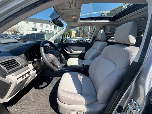 Used 2014 Subaru Forester 2.5i Premium w/ Popular Package #2 AWD/4WD image 9