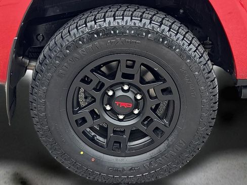 Used 2022 Toyota 4Runner TRD Off-Road Premium AWD/4WD image 8