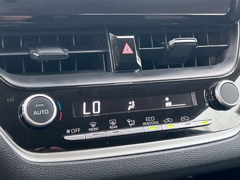 Certified 2025 Toyota Corolla LE image 21