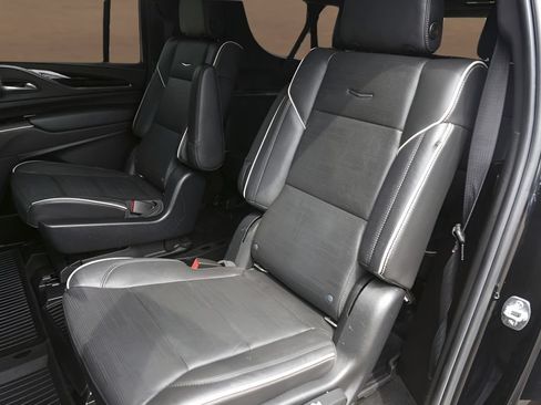 Used 2021 Cadillac Escalade ESV Sport w/ Driver Assist Tech Package AWD/4WD image 25