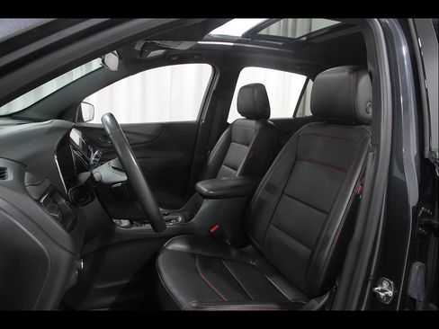 Certified 2022 Chevrolet Equinox RS w/ RS Leather Package AWD/4WD image 5