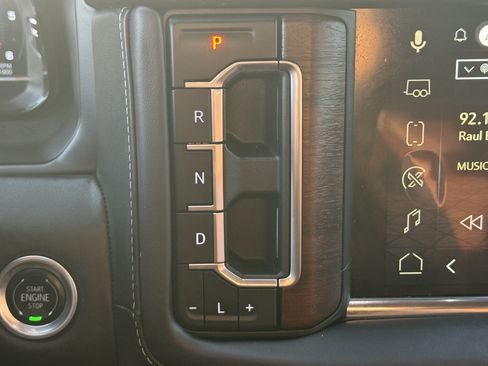 Used 2024 GMC Yukon XL Denali Ultimate AWD/4WD image 19