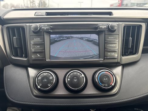 Used 2014 Toyota RAV4 LE image 4