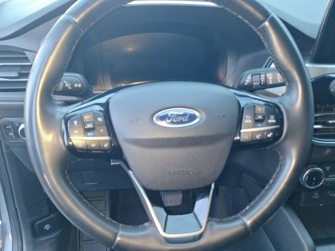 Used 2022 Ford Escape Titanium image 8