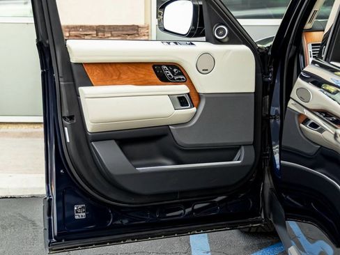 Used 2021 Land Rover Range Rover Autobiography image 12