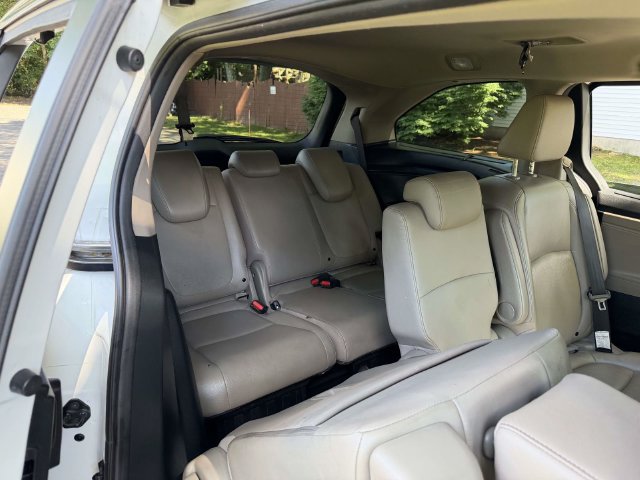 Used 2023 Honda Odyssey Touring image 16