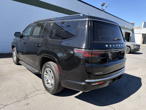 Used 2023 Jeep Wagoneer 4WD image 5