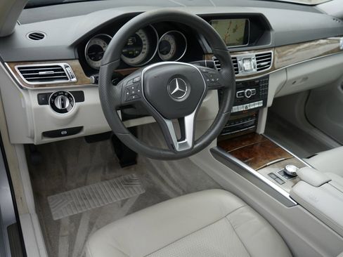 Used 2014 Mercedes-Benz E 350 Sedan image 18