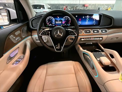 Used 2025 Mercedes-Benz GLE 350 4MATIC image 8