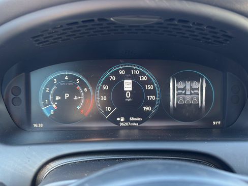 Used 2016 Jaguar XJ Supercharged RWD image 12