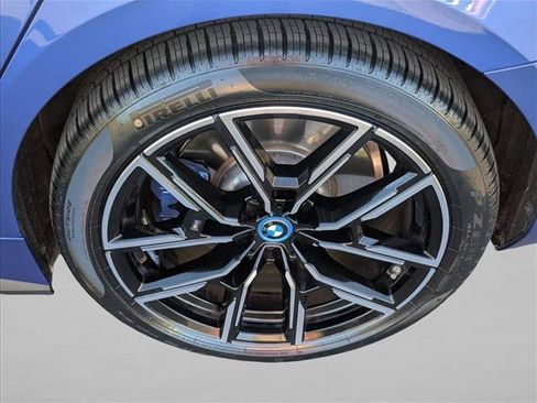 Used 2023 BMW i4 eDrive40 w/ M Sport Package RWD image 28