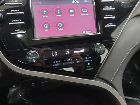 Used 2019 Toyota Camry SE FWD image 24