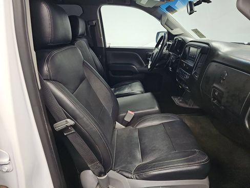 Used 2018 Chevrolet Silverado 1500 Custom w/ Custom Convenience Package RWD image 7