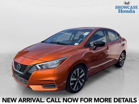 Used 2022 Nissan Versa SR w/ Convenience Package FWD image 2