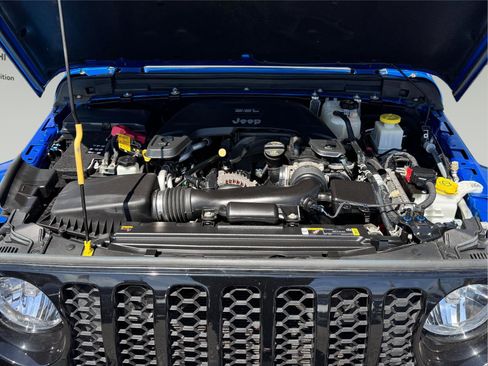 Used 2021 Jeep Gladiator Sport AWD/4WD image 27