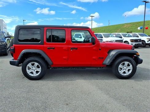 Used 2022 Jeep Wrangler Unlimited Sport image 3