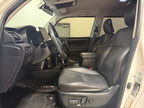 Used 2019 Toyota 4Runner TRD Off-Road AWD/4WD image 11