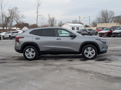 New 2026 Chevrolet Trax LS image 7