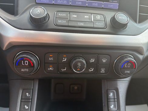 Used 2018 GMC Acadia SLT AWD/4WD image 30