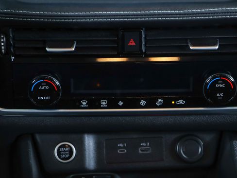 Used 2022 Nissan Rogue SV FWD image 20