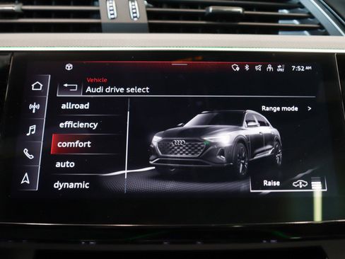 Used 2024 Audi Q8 e-tron Prestige w/ Prestige Package image 22