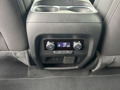 Used 2025 GMC Acadia Elevation image 15