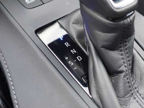 Certified 2024 Toyota Venza LE image 34