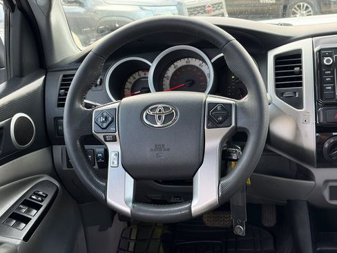 Used 2014 Toyota Tacoma PreRunner w/ SR5 Package image 25