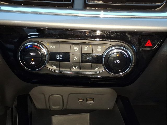 Used 2024 Chevrolet Trax LT w/ LT Convenience Package FWD image 18