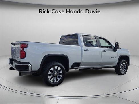 Used 2022 Chevrolet Silverado 2500 LT w/ All Star Edition image 7