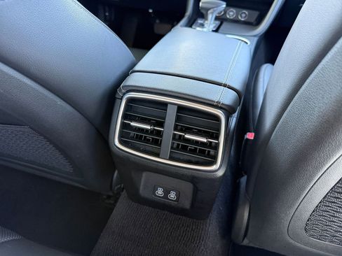 Used 2025 Genesis G70 2.5T image 24