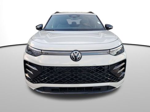 New 2026 Volkswagen Tiguan SE R-Line image 9