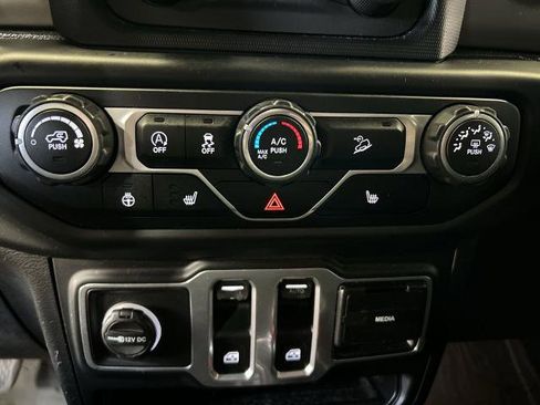 Used 2018 Jeep Wrangler Sport AWD/4WD image 19