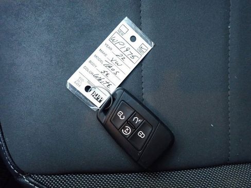 Used 2022 Volkswagen Taos SE image 30