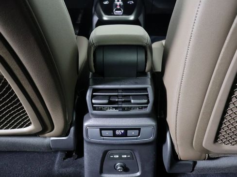 Used 2024 Audi Q4 e-tron Premium Plus image 27