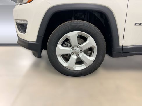 Used 2018 Jeep Compass Latitude w/ Cold Weather Group image 11