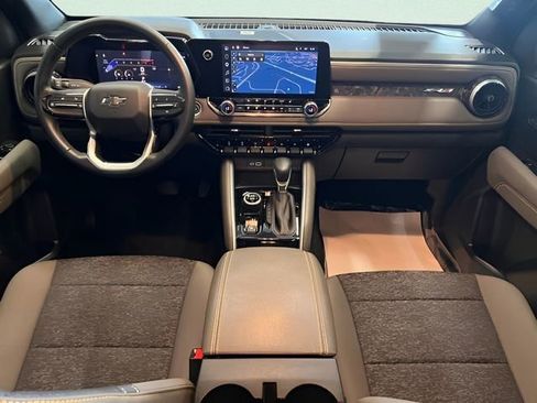 Used 2024 Chevrolet Colorado ZR2 w/ Technology Package image 15