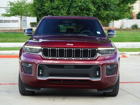 Used 2024 Jeep Grand Cherokee Overland AWD/4WD image 7