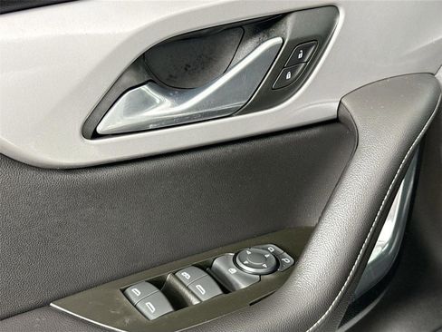 Used 2023 Chevrolet Blazer LT image 17