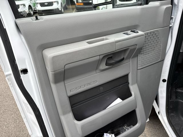 New 2027 Ford E-350 and Econoline 350 Super Duty w/ Driver's Safety Package RWD image 19