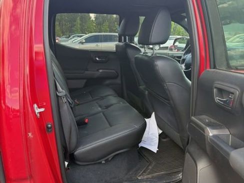 Used 2021 Toyota Tacoma TRD Off-Road w/ TRD Premium Off Road Package AWD/4WD image 10