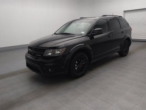 Used 2019 Dodge Journey SE w/ Connectivity Group image 2