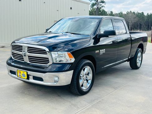 Used 2019 RAM 1500 Big Horn AWD/4WD image 1