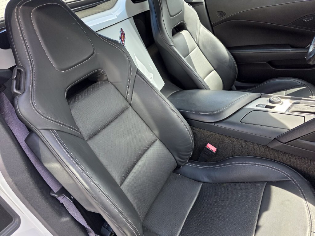 Used 2015 Chevrolet Corvette Stingray Convertible RWD image 22